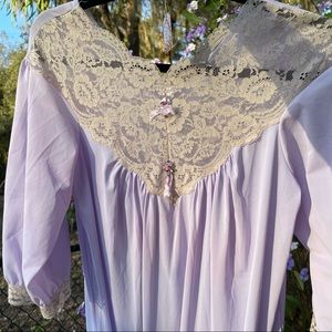 Lovely pastel vintage lingerie purple lavender nightgown 🎠